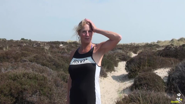 Dirty Doctors Clips - Solo Mature Playtime: The Nudest Beach