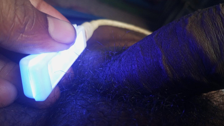 Sweet Indian cock: Masáž velkým pérem olejem a dívka kamarádka saje kundičku