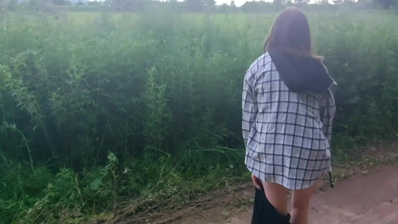 MissPopa: Ik kleed me uit langs de weg en raak mijn