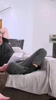 Pornohvězda Selina Bentz ukazuje svou ranní rutinu a tvrdě buší nefiltrované