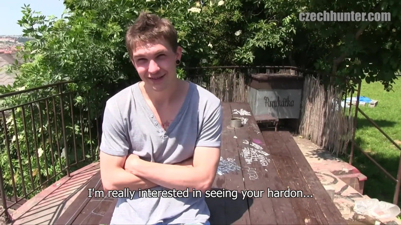 Czech Hunter: 야외에서 후장 따먹히는 아마추어 쌍둥이