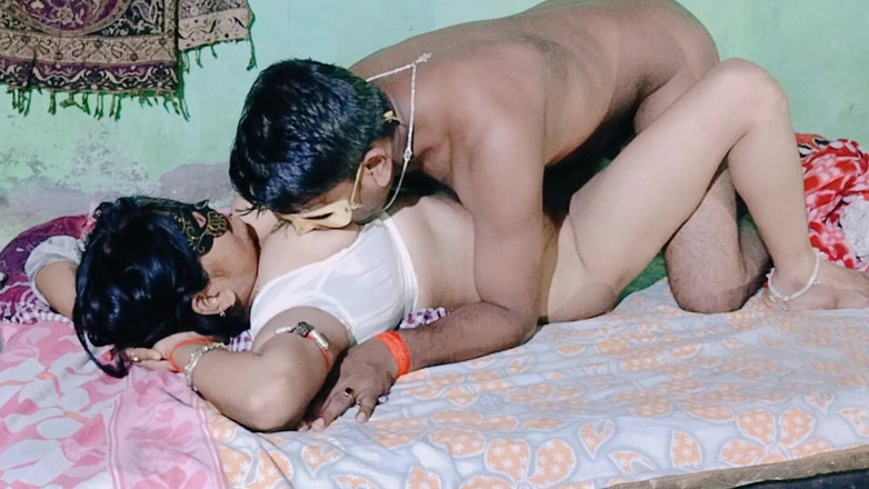 NituRandi94: Devar Bhabhis voller sexy fick in indischem porno