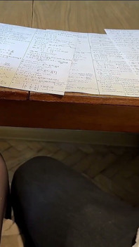 Adiós Matemáticas y la universidad!! Compañero de clase me dio una paja debajo de la mesa el último día de universidad