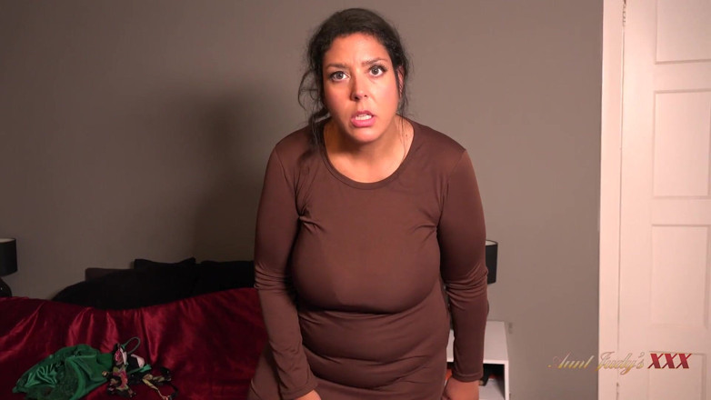Aunt Judy's XXX: Auntjudysxxx - あなたの巨乳ぽっちゃり系女将キャシーが彼女のパンティーであなたを捕まえます