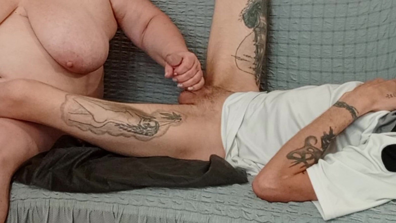 Zona901: Mia suocera mi aiuta a masturbarmi così mi sborro