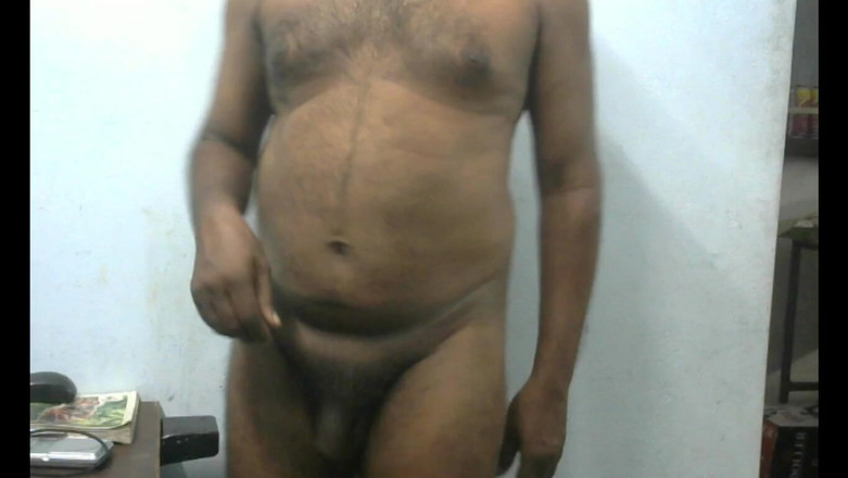 Tamil x cock: हॉट परिपक्व आदमी नग्न लंड से खेलता है