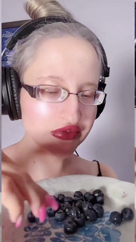 Asmr blauwe bessen eten - Asmr, bril, reuzes