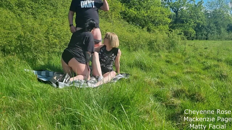 MattyFacial: Lesbian couple films themselves in the nature