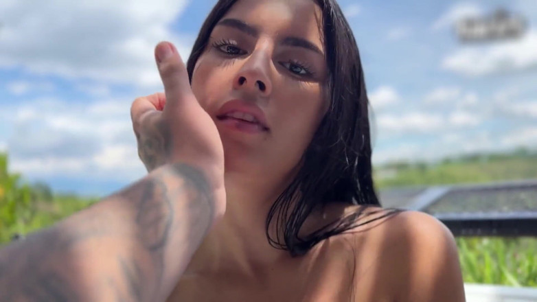 camilamendez7: Sexy Teen Colombiana Scopata Duramente Nella Jacuzzi! Camilamendez7