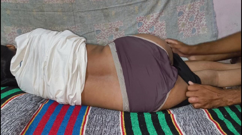 simplepureporn: Indiana faculdade gf buceta apertada fodida por BF Hindi Audio...