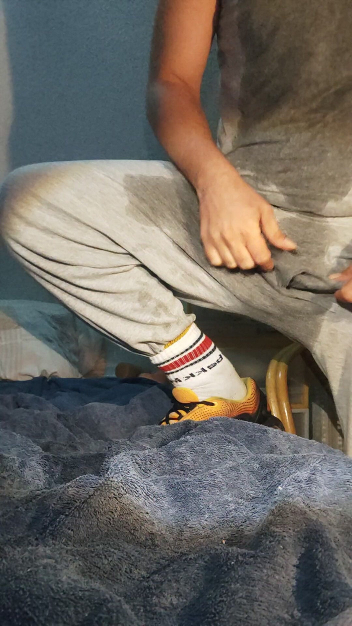 SmokedAlloy2: Kaus kaki kotor, kencing, dan Dirtyjunkbro. Palu!!!