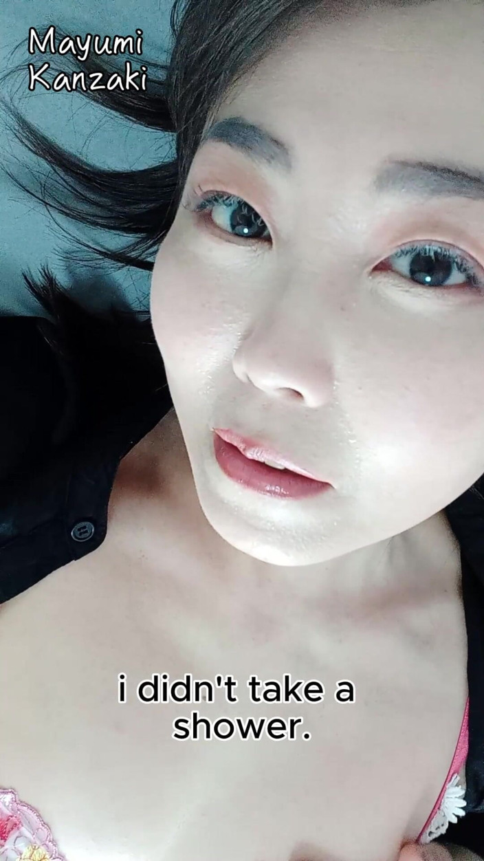 Mayumi Kanzaki: Een Japanse vrouw praat met je