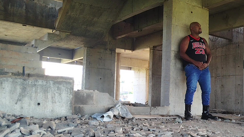 TheBlacKHunterr: Poszedłem się wysikać na placu budowy i miałem ochotę się...