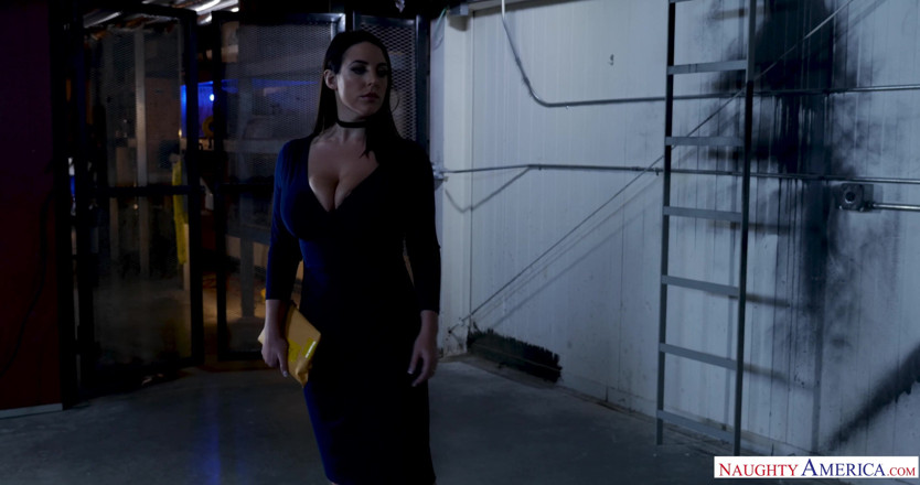 Thunder cock: Naughty america - Angela White paga il debito del marito con...
