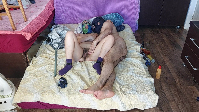 Amateur_MS: शरीर पर तेल लगाकर हॉट जोड़े की कामुक मालिश