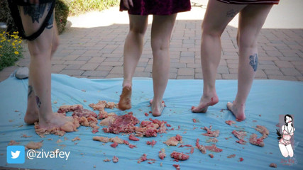 Ziva Fey: Ziva Fey - wam pies de carne cruda venganza con Larzstord...