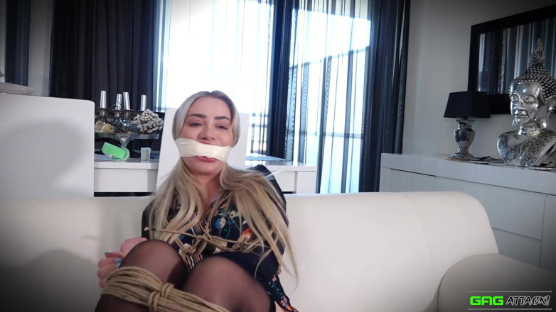 Gag Attack: Aubrey - muy atada y múltiples mordazas