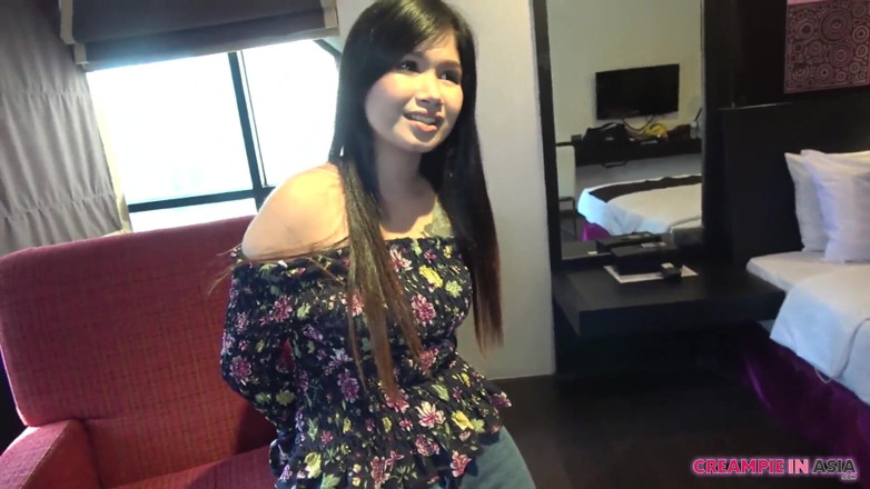 Creampie In Asia: Ella es una mujer casada