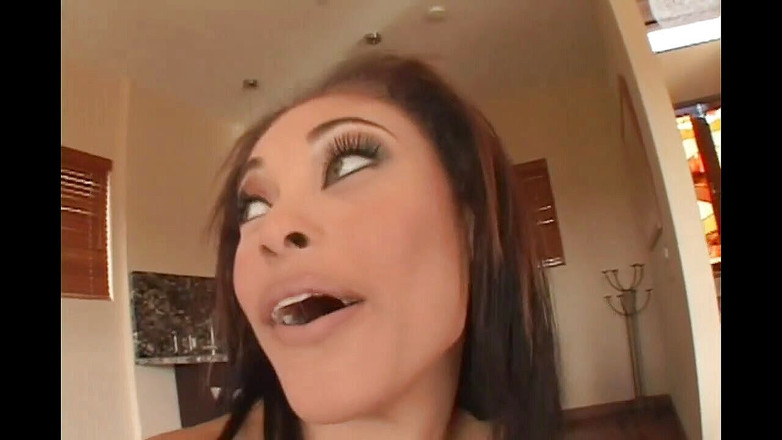 Black Sinner: Morena babe consigue follada por bbc