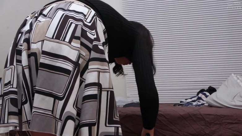 Vulture: Une MILF se fait baiser dans la chambre de son...