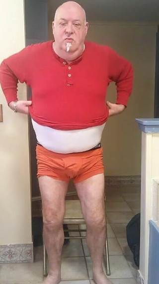 beardaddychub: Spogliarello dall'appaltatore