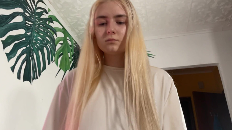 LoveHomePorn: Blonde Girlfriend Giving Me a Nice Blowjob Before Going to...