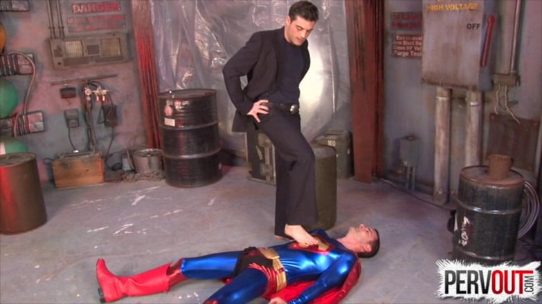ManUpFilms: Superman scapă de emasculare