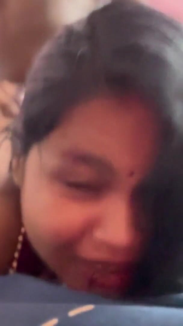 Sonathakur: デシ・インディアンのバービーと自宅で初めてのハードコアセックス