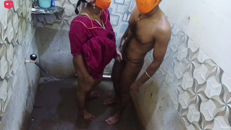 Mami4711: Indická manželka si funí v koupelně v horkém nahrávacím videu