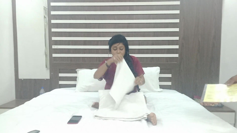Bengali Bhabhi Sex: ภรรยาอินเดียหุ่นโค้งอวบ XXX นมใหญ่ เดโชบีบีถูกเย็ดหี