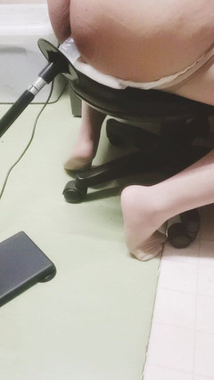 A Dairy Cow: Xiao Niuzi Was Humiliated by Various Props