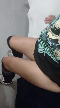 Ich sitze im Auto und wieder finde ich diesen riesigen Femboy und Schwanz, ich ficke ihn ohne Sattel