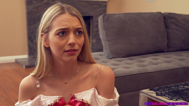StepSiblings Caught: Styvbröder knep och godis - S15: e1