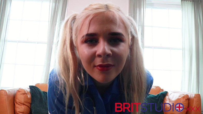 Brit Studio: Goon untuk jururawat 18 tahun Shou