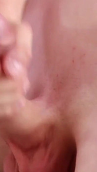 Cute teen boy Kevin Young szarpanie się
