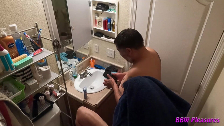 BBW Pleasures: Exhibitionist BBW couple shower