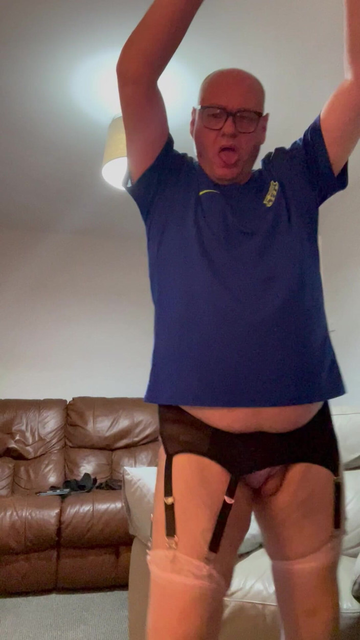 Ancient456: Middle Aged Gay Man Cross Dressing