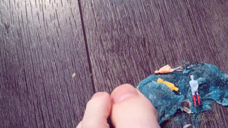 Mxtress Valleycat: Tiny Trash