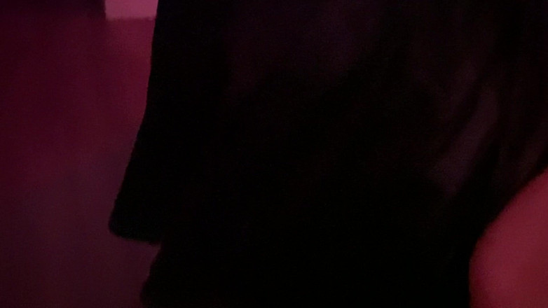 Slowly Tease: N° 21 (complet) Une nymphomane déjantée vêtue de bas joue avec une...