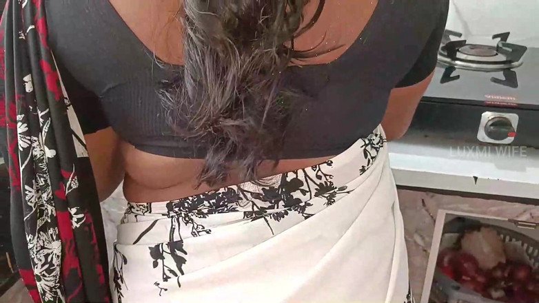 Luxmi Wife: 보지에서 흐르는 오르가즘을 느끼는 마누라 - 1