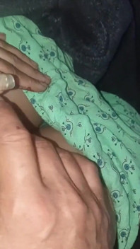 Priya rai nuova nepalese in un video domestico