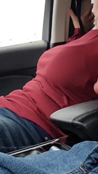 Bragas vibrantes y juego de polla en el coche