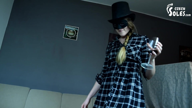 Czech Soles - foot fetish content: Niesamowite zabawne stopy Tajemniczej Enigmy