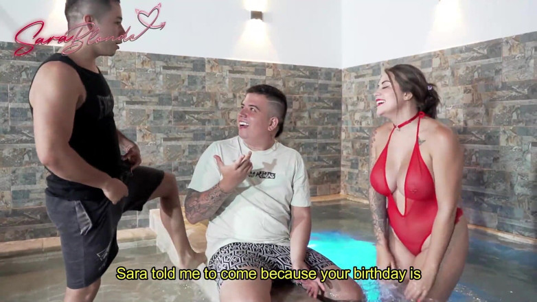 Sara Blonde: Cuckold make arbetar medan jag knullar hans vän