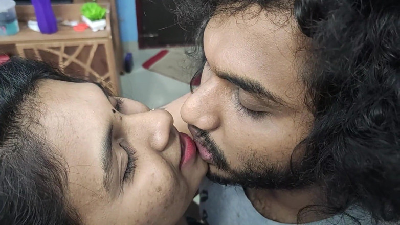 Vaigavarun45: BDSM main attachée et romance avec sexe, couple indien mallu...