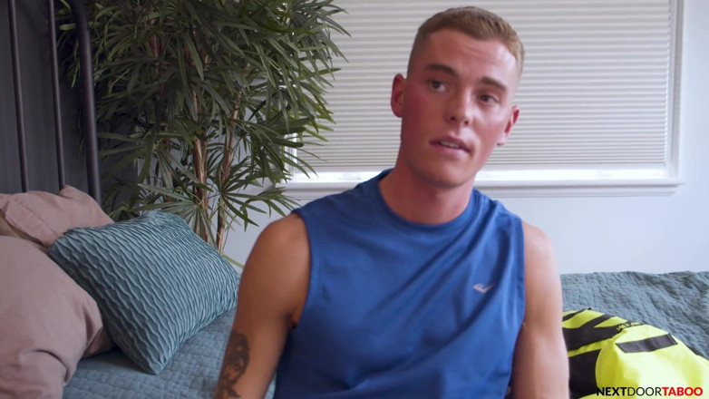 Next Door Studios: NextDoorTaboo - Dante Foxx sorprende il fratellastro ad annusare il suo...