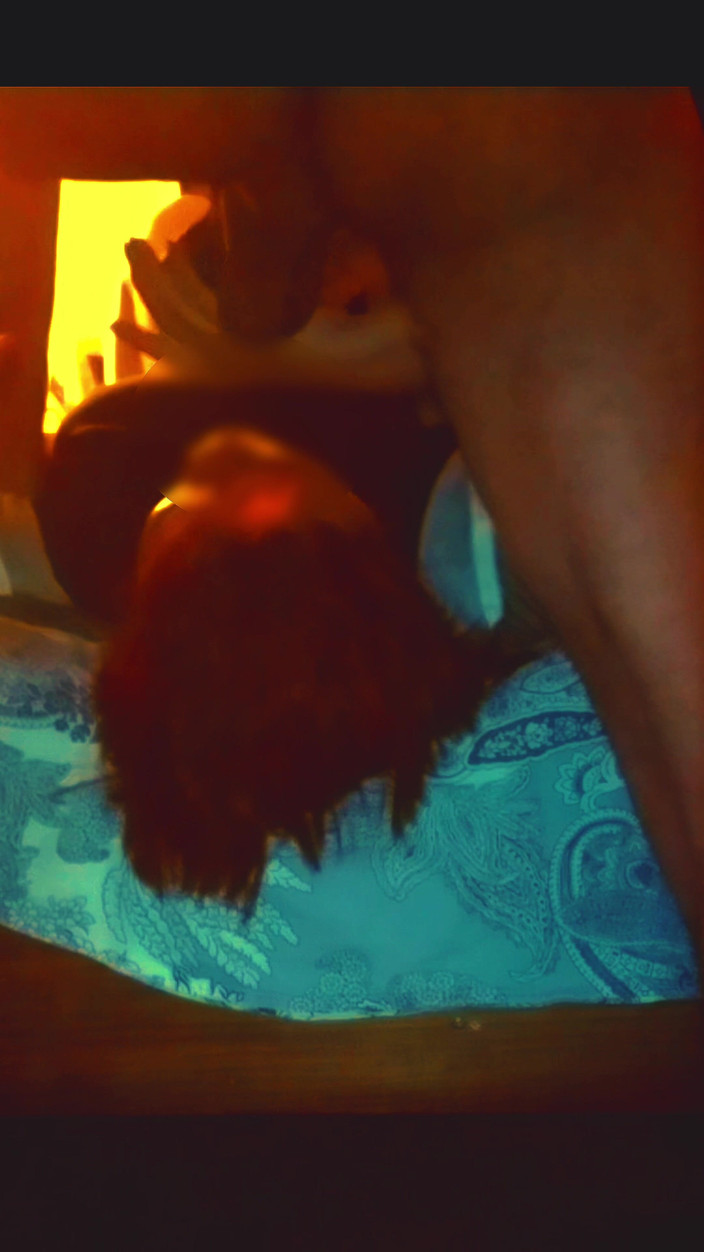 Lily & Theo: Puta casada, adora ser humilhada e amordaçada por um pênis...