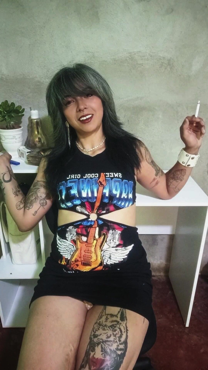 Casia Castro: Come Smoke with Me