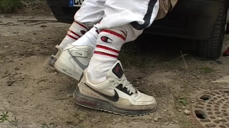 Young Bastards: Ratat cu dublă