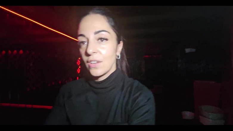 OnlyMayaxxx: Il me suit et me baise dans le club échangiste.